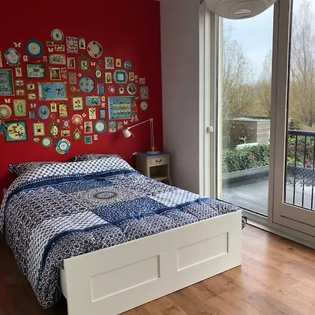 Ruim Familiehuis Vlakbij Treinstation Holiday home Culemborg