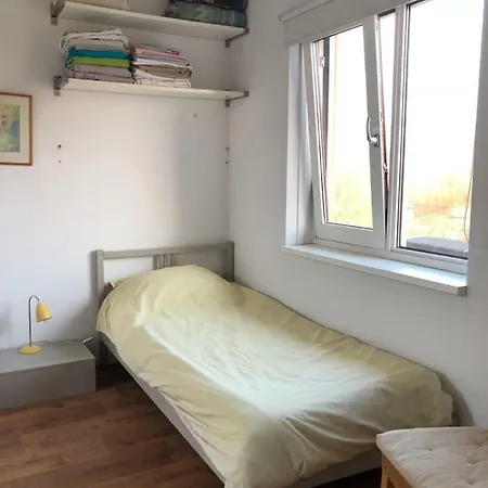 Ruim Familiehuis Vlakbij Treinstation Holiday home *